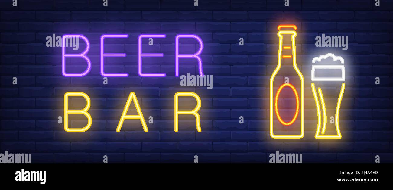 Banner in stile neon per il bar della birra. Testo, bottiglia e bicchiere di birra su sfondo mattone. Pubblicità notturna brillante. Può essere utilizzato per insegne, poster, cartelloni Illustrazione Vettoriale
