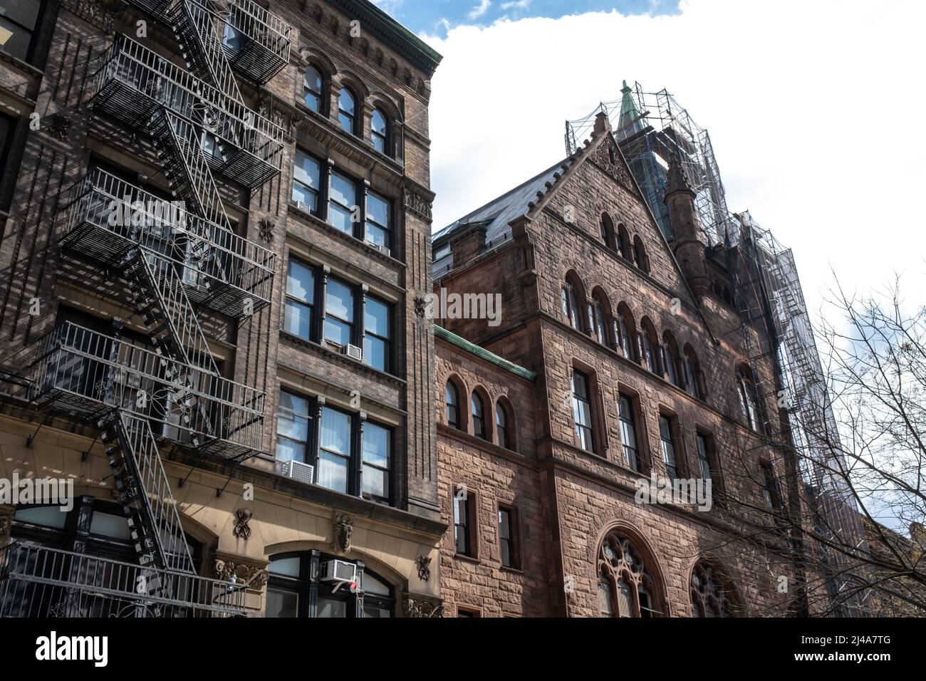 Facciate classiche in mattoni e pietra a East Village New York City Foto Stock Facciate classiche in mattoni e pietra a East Village New York City Foto Stock