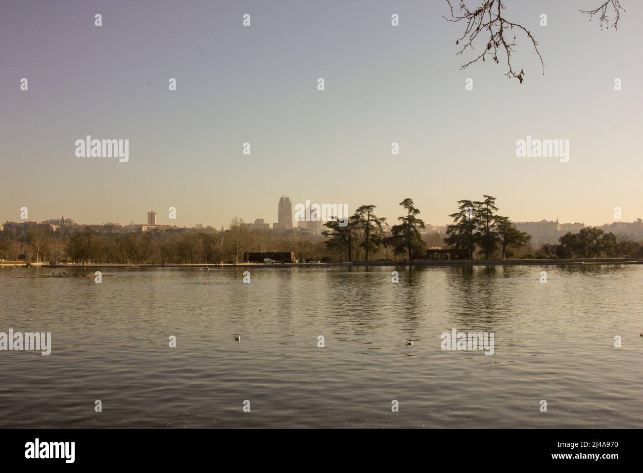 Un bellissimo lago a Madrid, la capitale della Spagna Foto Stock