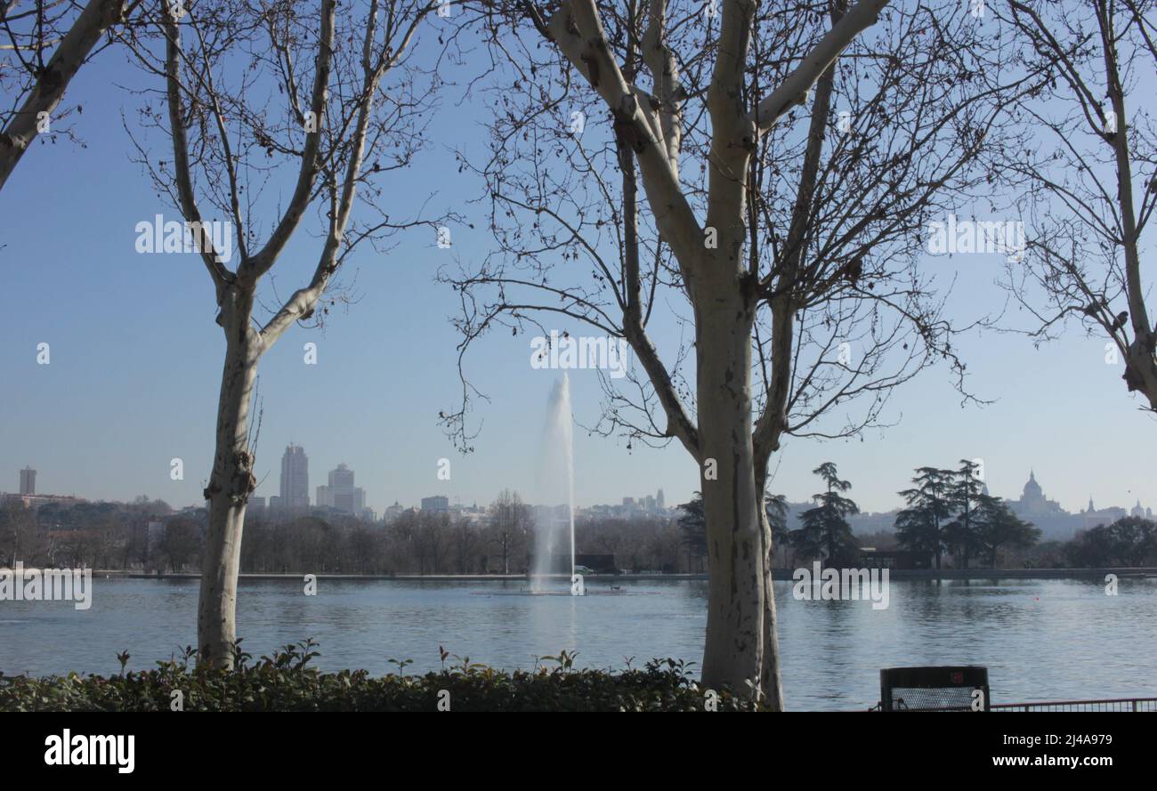 Un bellissimo lago a Madrid, la capitale della Spagna Foto Stock