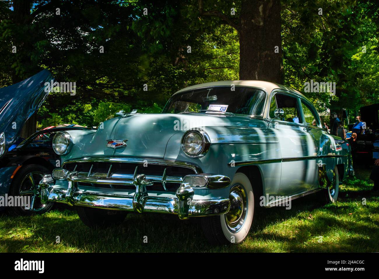 Grand Ledge, MI - 8 luglio 2017: Berlina classica Blue Chevy anni '40 Foto Stock