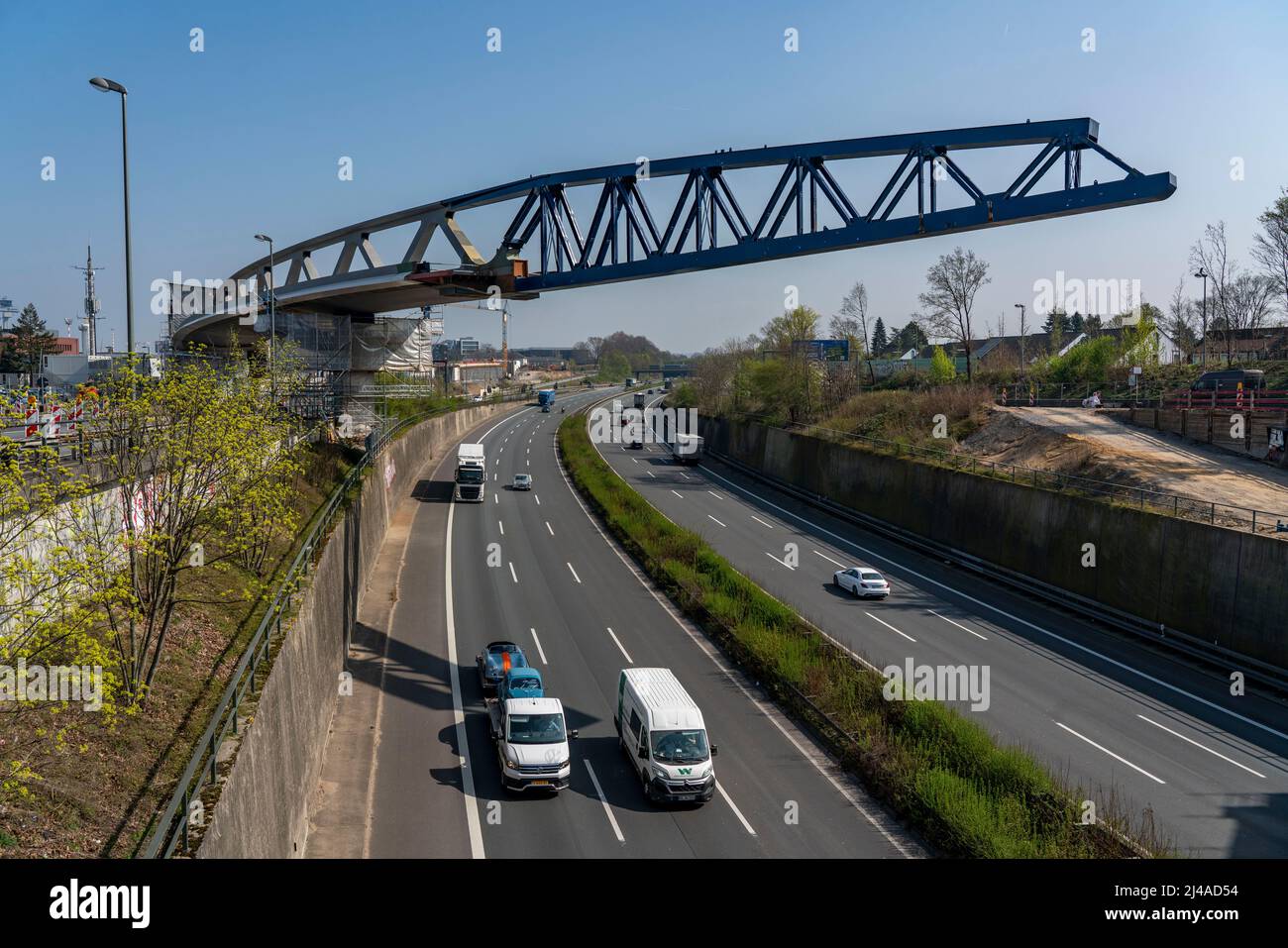 Costruzione di un ponte lungo 480 metri per la nuova linea ferroviaria leggera U81, sulla Nordsternkreuz, sull'autostrada A44 e sulla B8 a Düsseldorf Airpo Foto Stock