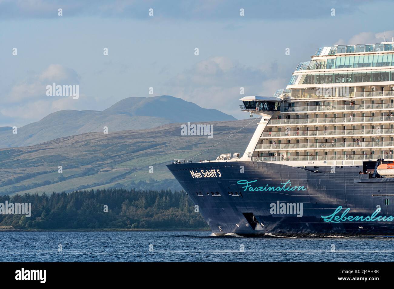 Mein Schiff 5 è una nave da crociera gestita da TUI Cruises per il mercato tedesco - Agosto 2019. Foto Stock