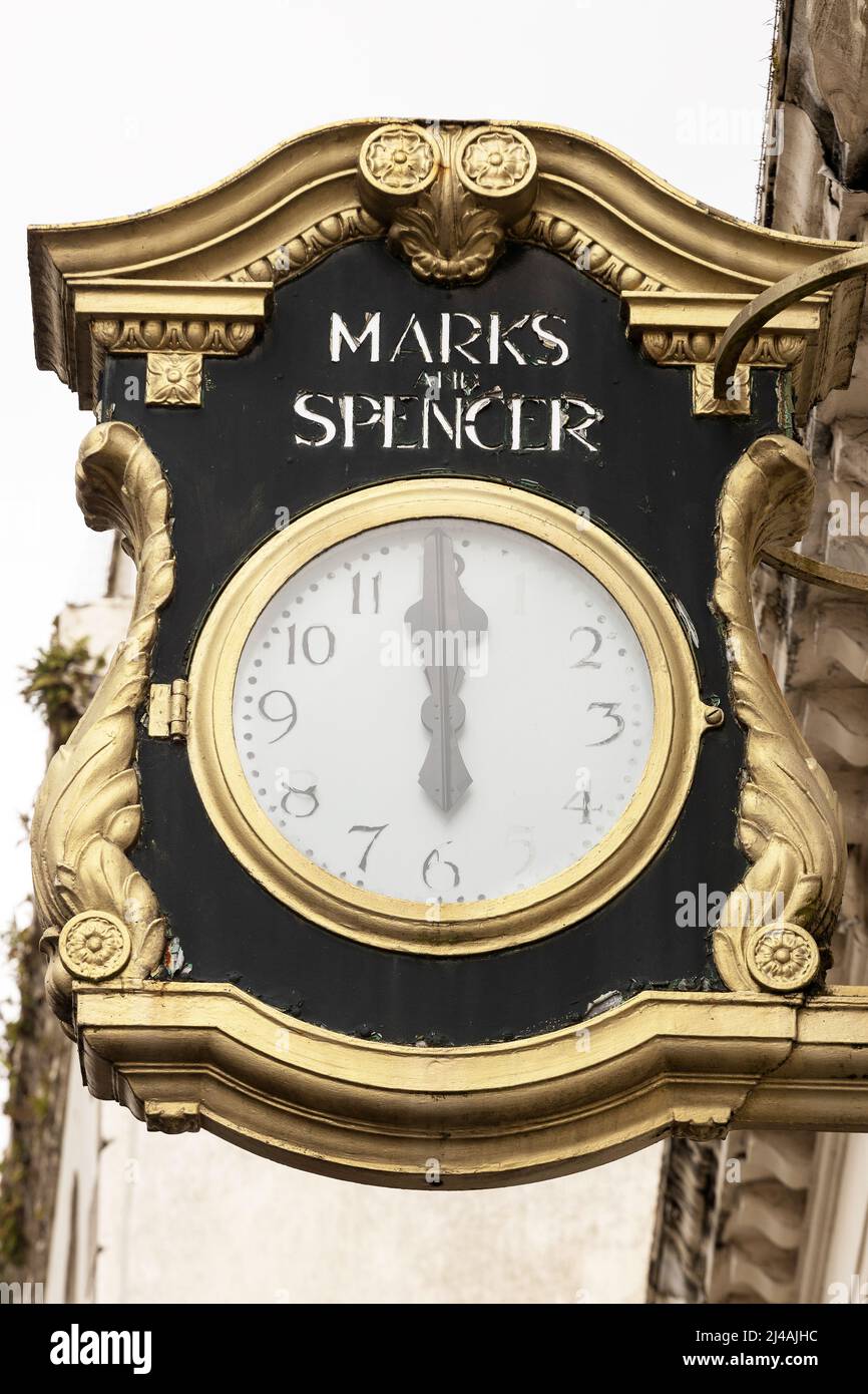 Il tempo per lo stalwart della strada principale Mark & Spencer è esaurito Foto Stock