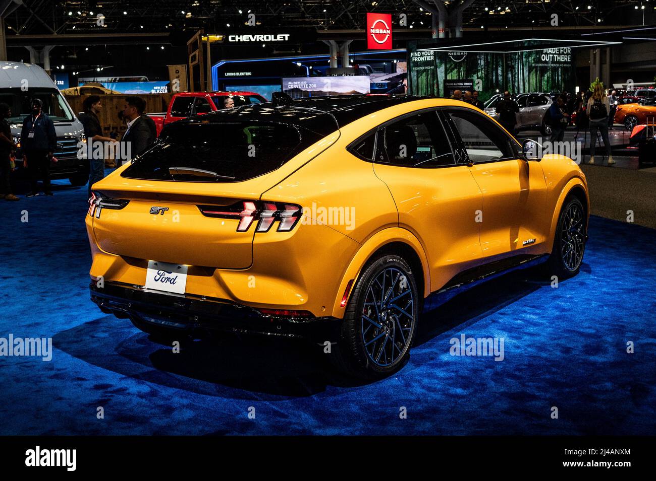 New York, Stati Uniti 13th Apr, 2022. 13 aprile 2022 - New York, NY, Stati Uniti: La Ford Mustang Mach-e GT 2021 al New York International Auto Show. (Foto di Michael Brochstein/Sipa USA) Credit: Sipa USA/Alamy Live News Foto Stock