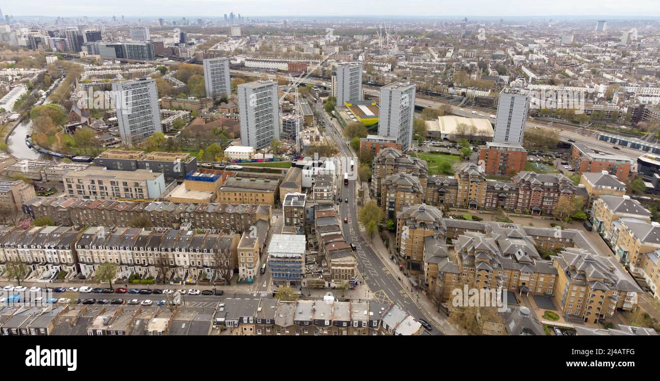 Harrow Road a Westbourne Park, Royal Oak e Warwick Avenue, Londra, Inghilterra Foto Stock