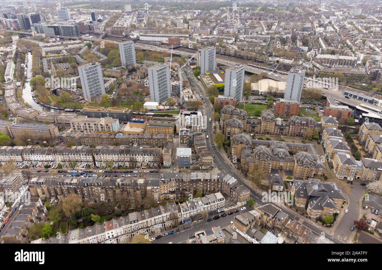 Harrow Road a Westbourne Park, Royal Oak e Warwick Avenue, Londra, Inghilterra Foto Stock
