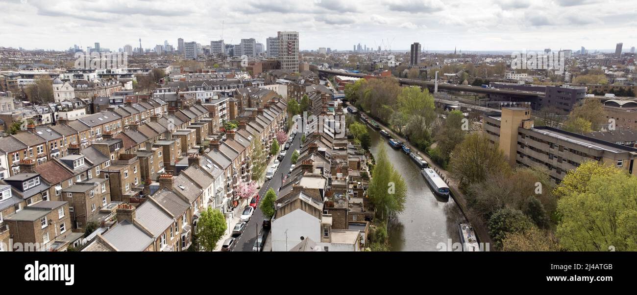 Grand Union Canal al Westbourne Park, nella zona di Royal Oak e Warwick Avenue, Londra, Inghilterra Foto Stock