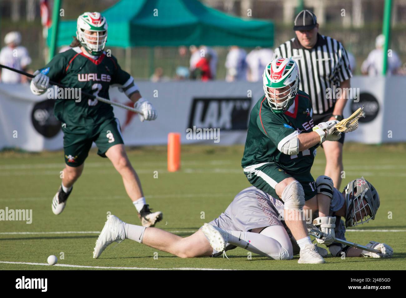 Wroclaw, Polonia, 13th aprile 2022. ELC 2022 - qualificatori di lacrosse del mondo. Galles (magliette verdi) vs. Lettonia (camicie grigie) 10:3 © Piotr Zajac/Alamy Live News Foto Stock
