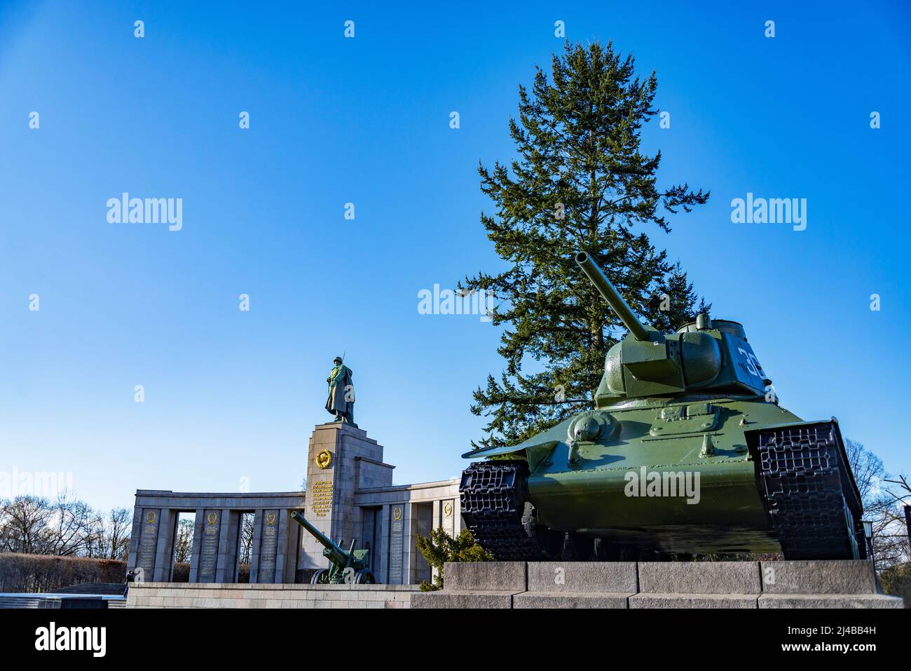 T-34 Tank al Memoriale di guerra sovietico di Berlino, Germania Foto Stock