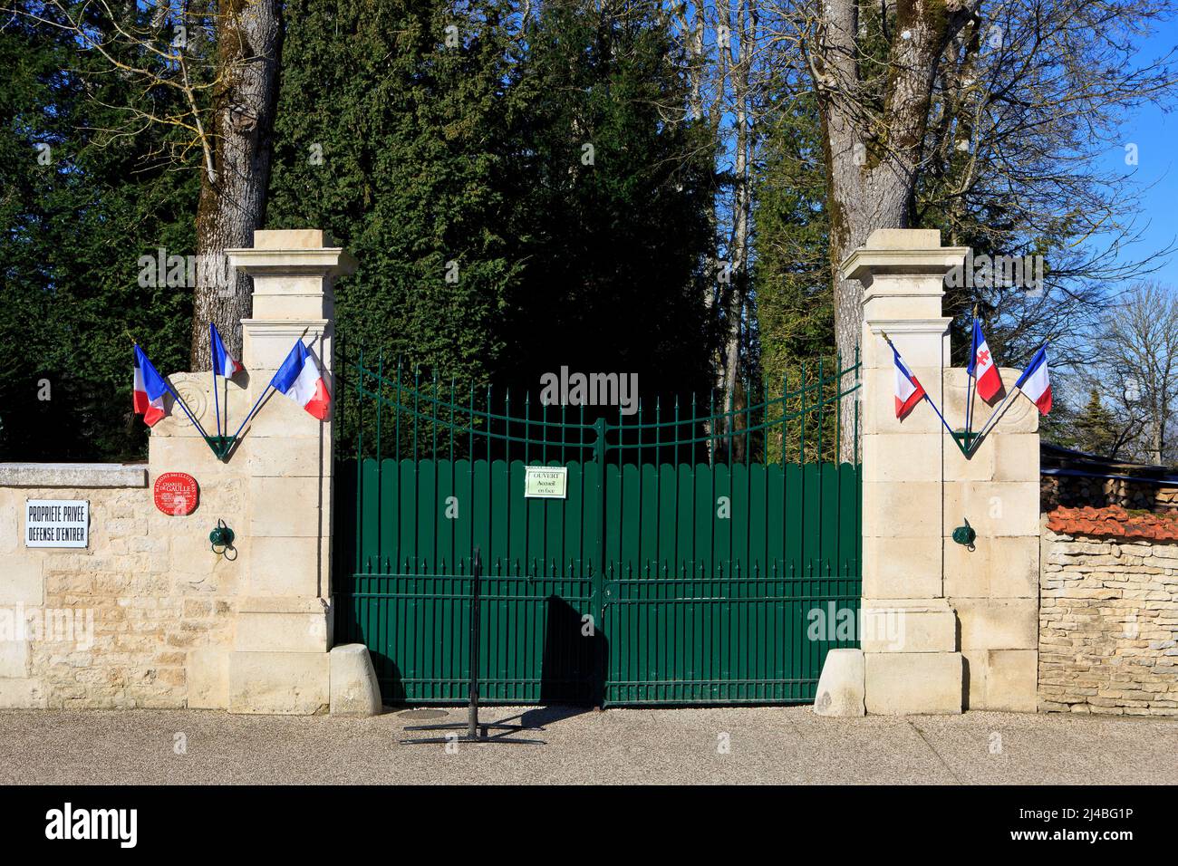 La porta d'ingresso a 'la Boisserie', l'ex casa del presidente francese Charles de Gaulle e della sua famiglia a Colombey-les-Deux-Eglises, Francia Foto Stock