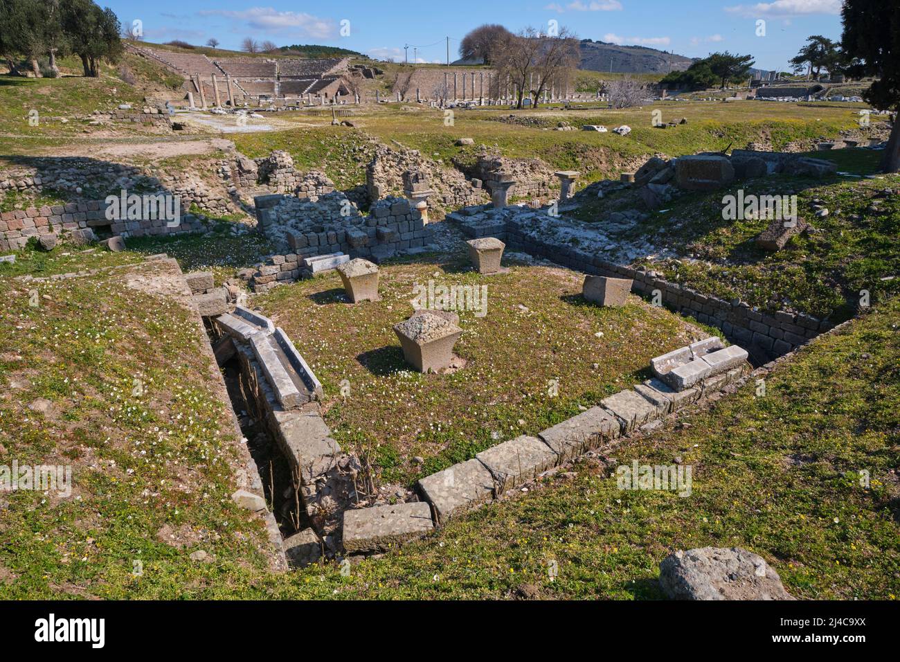 Vista della sezione quadratica nell'angolo sud-ovest del complesso. Ad Asklepion il bagno, guarigione, centro medico nel vecchio Pergamon, ora Bergam Foto Stock