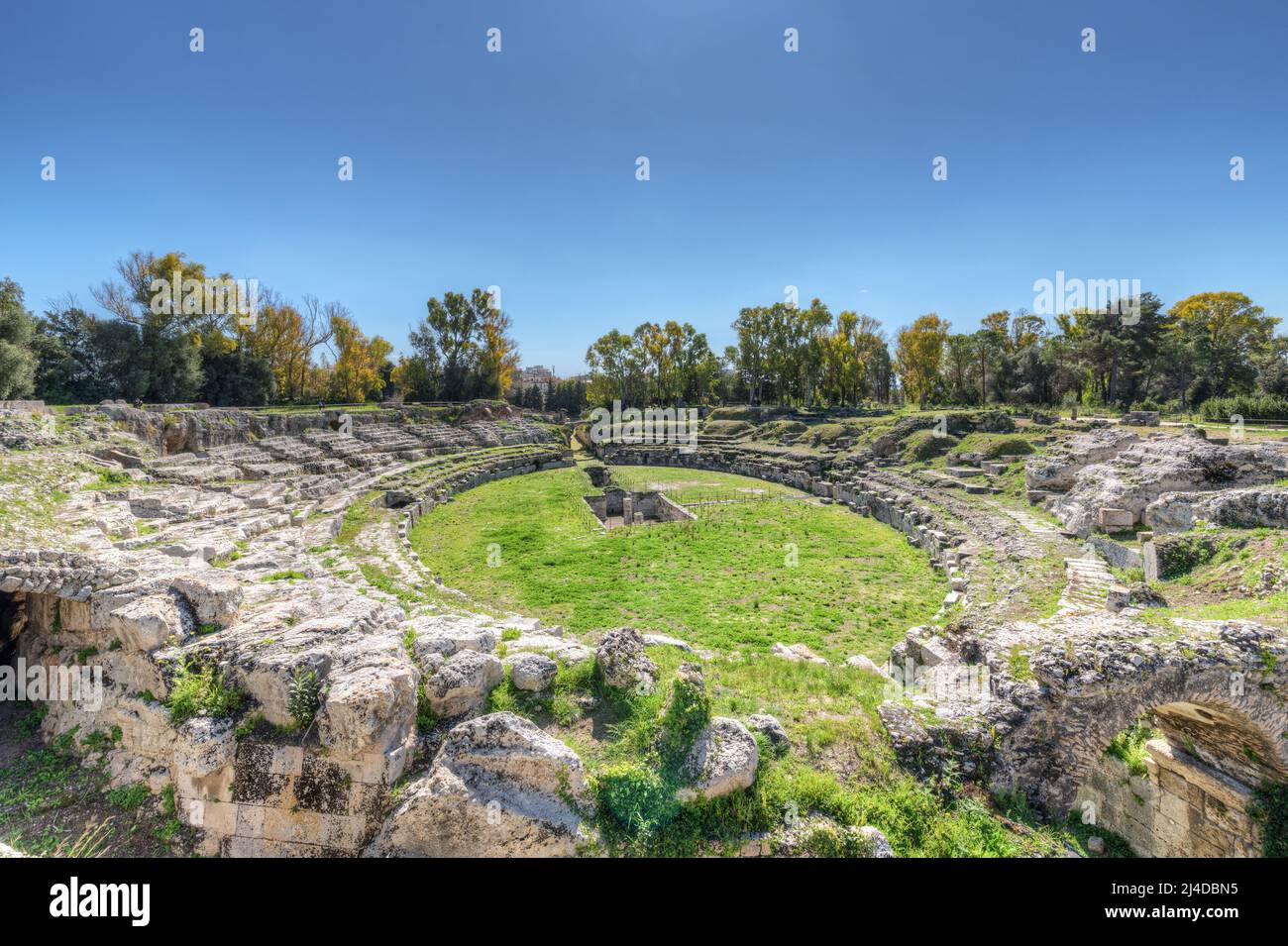 Anfiteatro romano di Siracusa Sicilia, all'interno del parco archeologico di Neapolis Foto Stock