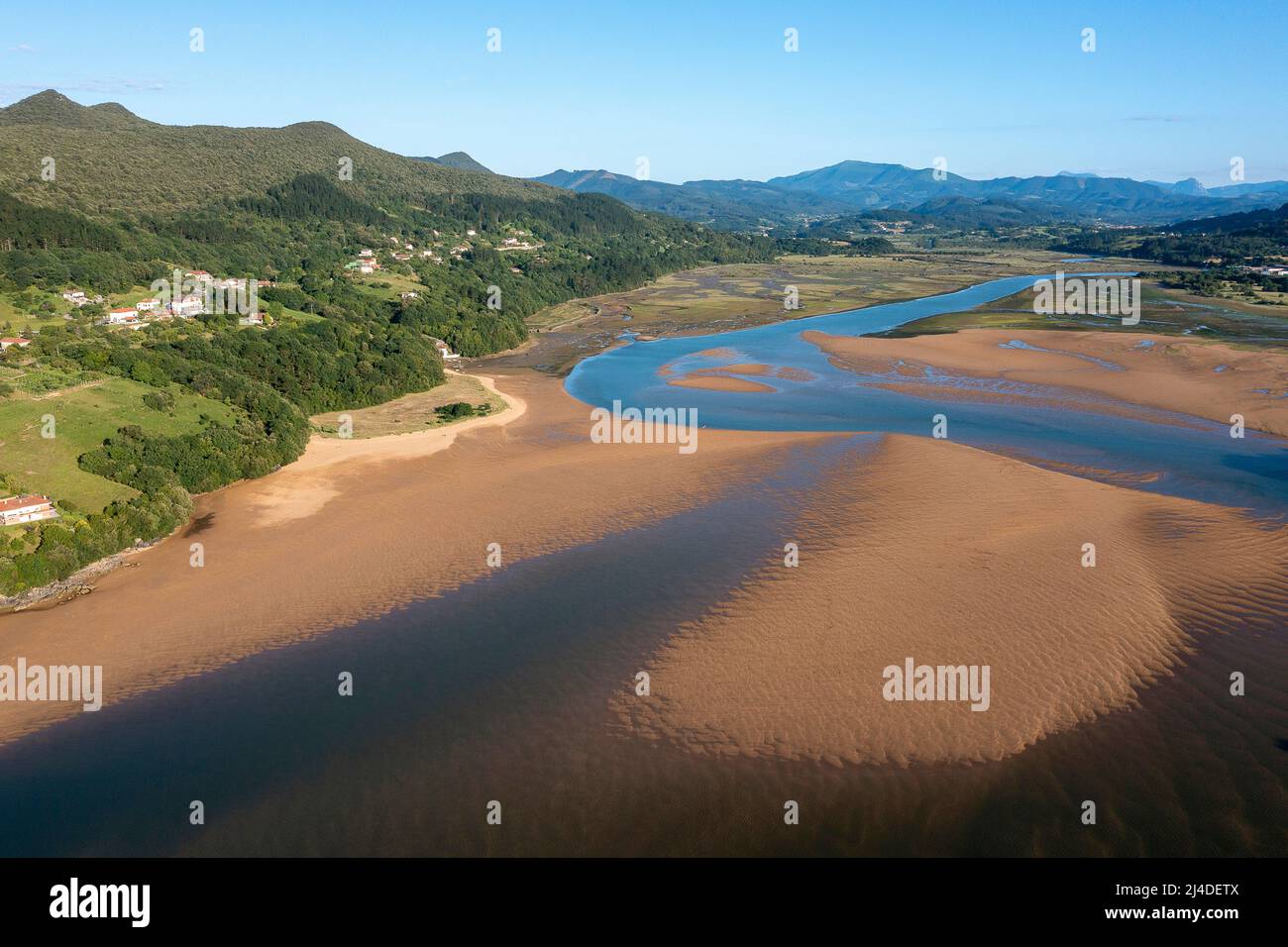 Riserva della biosfera dell'estuario di Urdaibai, estuario del fiume Oka, regione di Gernika-Lumo, provincia di Biscay, Paesi Baschi, Spagna Foto Stock