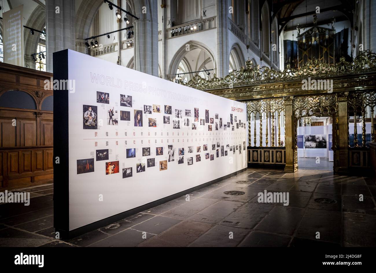 Amsterdam, Paesi Bassi. 2022-04-14 11:58:14 AMSTERDAM - l'anteprima della stampa del World Press Photo Exhibition 2022 nel Nieuwe Kerk di Amsterdam. La mostra presenta le foto e le produzioni vincenti del concorso fotografico annuale World Press Photo Press. REMKO DE WAAL netherlands out - belgio out Credit: ANP/Alamy Live News Foto Stock