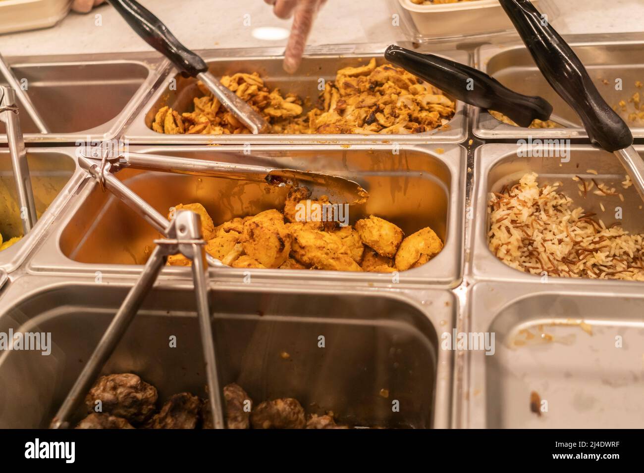 Soft apertura di un ramo di Naya Middle-Eastern food a Moynihan Train Hall a New York Martedì, Aprile 5, 2022. (© Richard B. Levine) Foto Stock