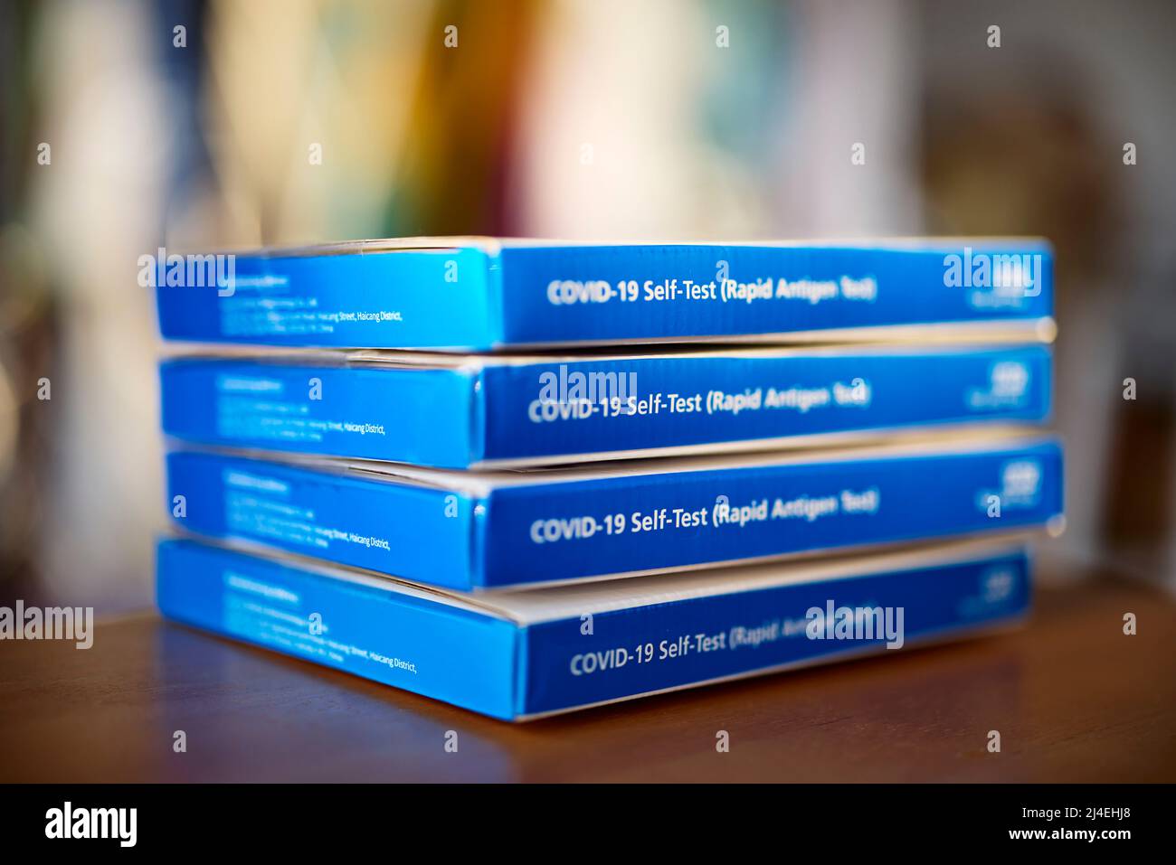 Kit per test di flusso laterale Covid Foto Stock