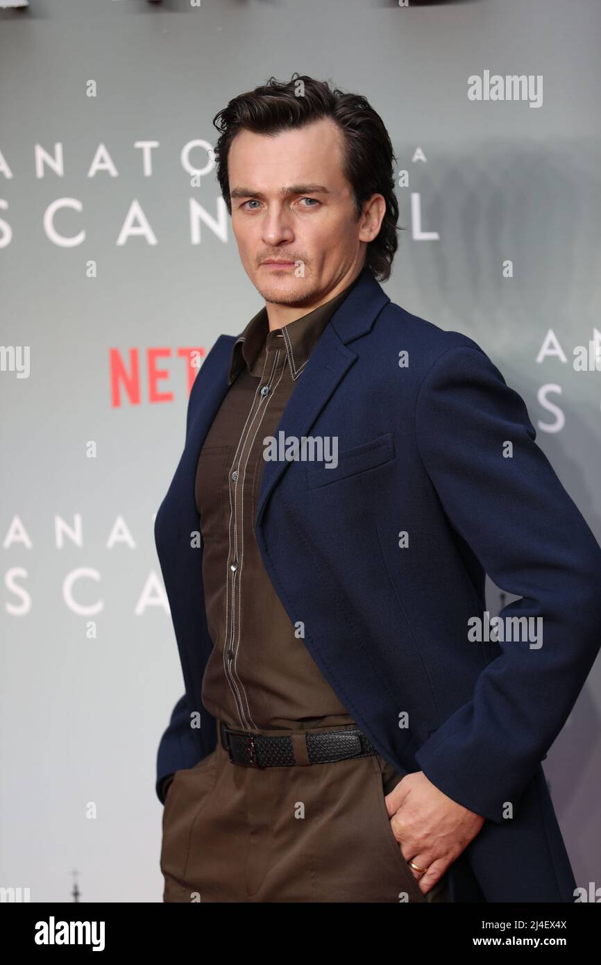 Londra, Regno Unito. 14th Apr 2022. Londra, Regno Unito. 14th Apr 2022. Rupert Friend partecipa alla prima mondiale di 'Anatomia di uno scandalo' al Curzon Mayfair di Londra Foto Stock