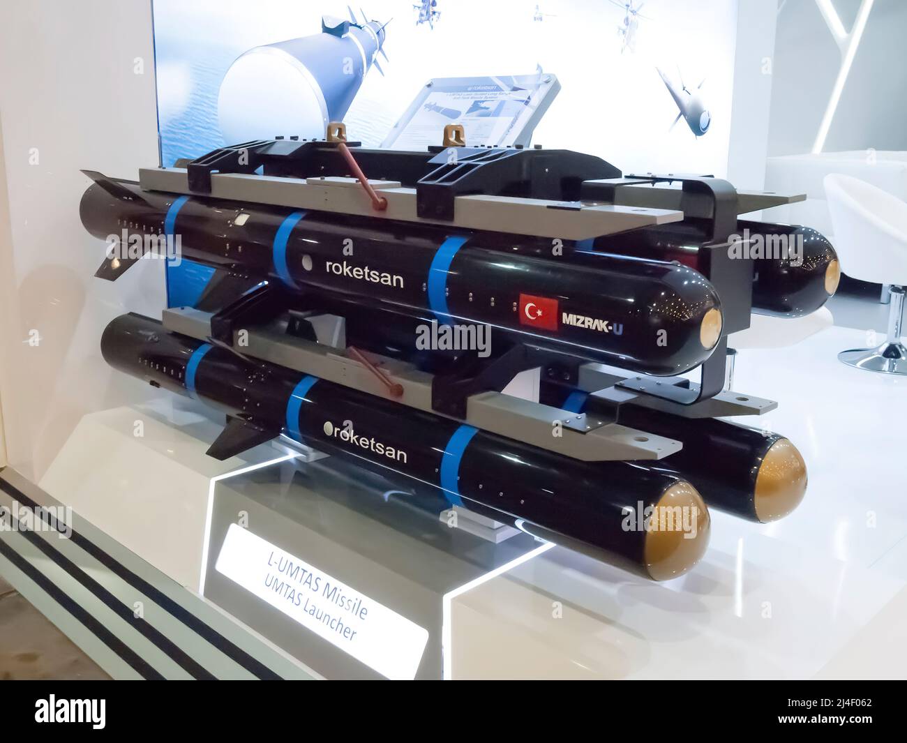 Missili compatibili con il Bayraktar TB2 che è riportato essere l'UAV gli ucraini utilizzati per lanciare missili contro la nave da guerra russa ' Moskva '. Il Bayraktar TB2 è un veicolo aereo da combattimento senza equipaggio (UCAV) di media altitudine a lunga durata (MASCHIO) in grado di eseguire operazioni di volo autonome o controllate a distanza. È prodotto dalla società turca Baykar Makina Sanayi ve Ticaret A.Ş., principalmente per l'esercito turco Forces.The velivolo sono monitorati e controllati da un equipaggio in una stazione di controllo a terra, compreso l'impiego di armi. Foto Stock
