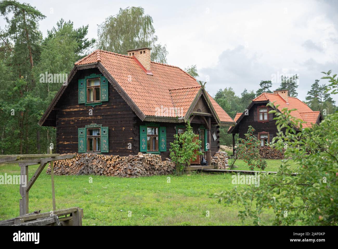 Cottage lato campagna nel villaggio rurale di Kiermusy vicino a Tykocin in Polonia Foto Stock