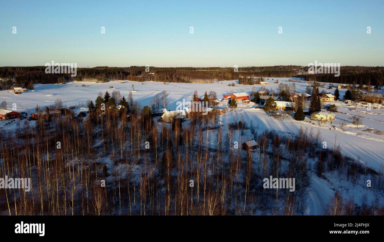 Lavikanlahti a Savitaipal al Lago Saimaa il 1 gennaio girato con un drone a mezzogiorno Foto Stock