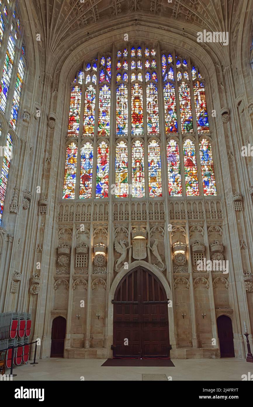 KINGS COLLEGE CHAPEL CAMBRIDGE, SOFFITTO A VOLTA DEL VENTILATORE E FINESTRA OVEST Foto Stock