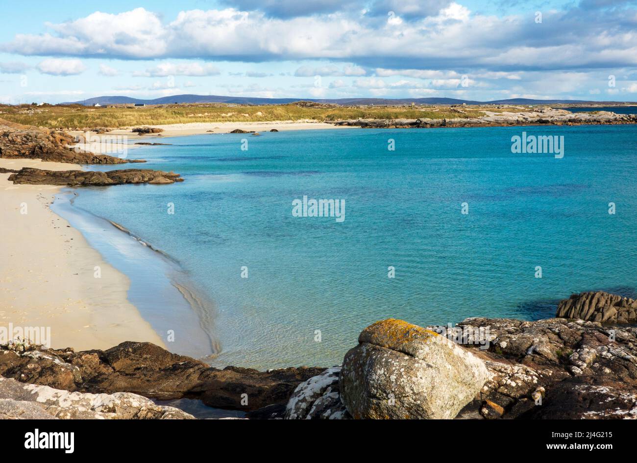 Bella vista su Gurteen Beach, Roundstone, Connemara, Co. Galway, Irlanda Foto Stock