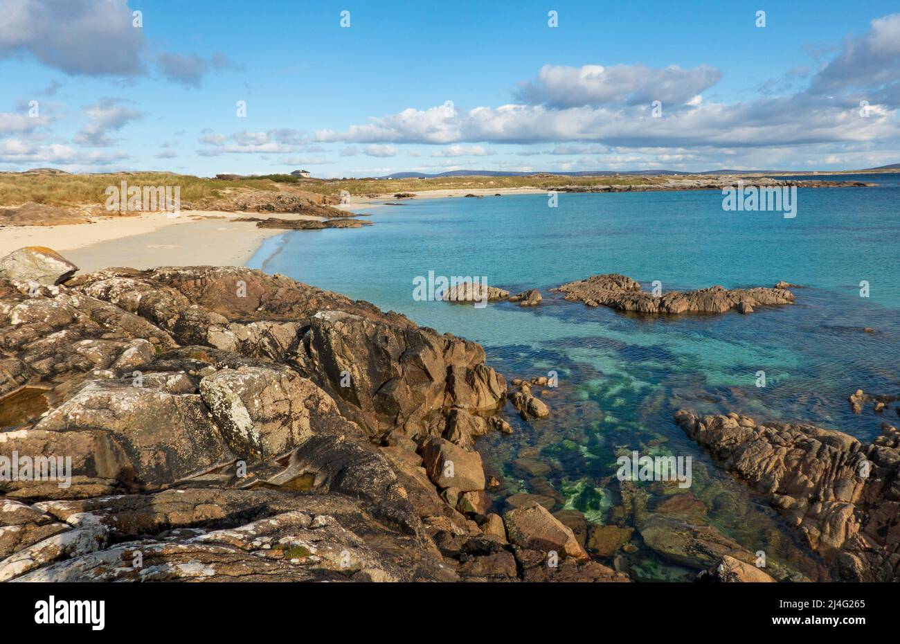 Bella vista su Gurteen Beach, Roundstone, Connemara, Co. Galway, Irlanda Foto Stock