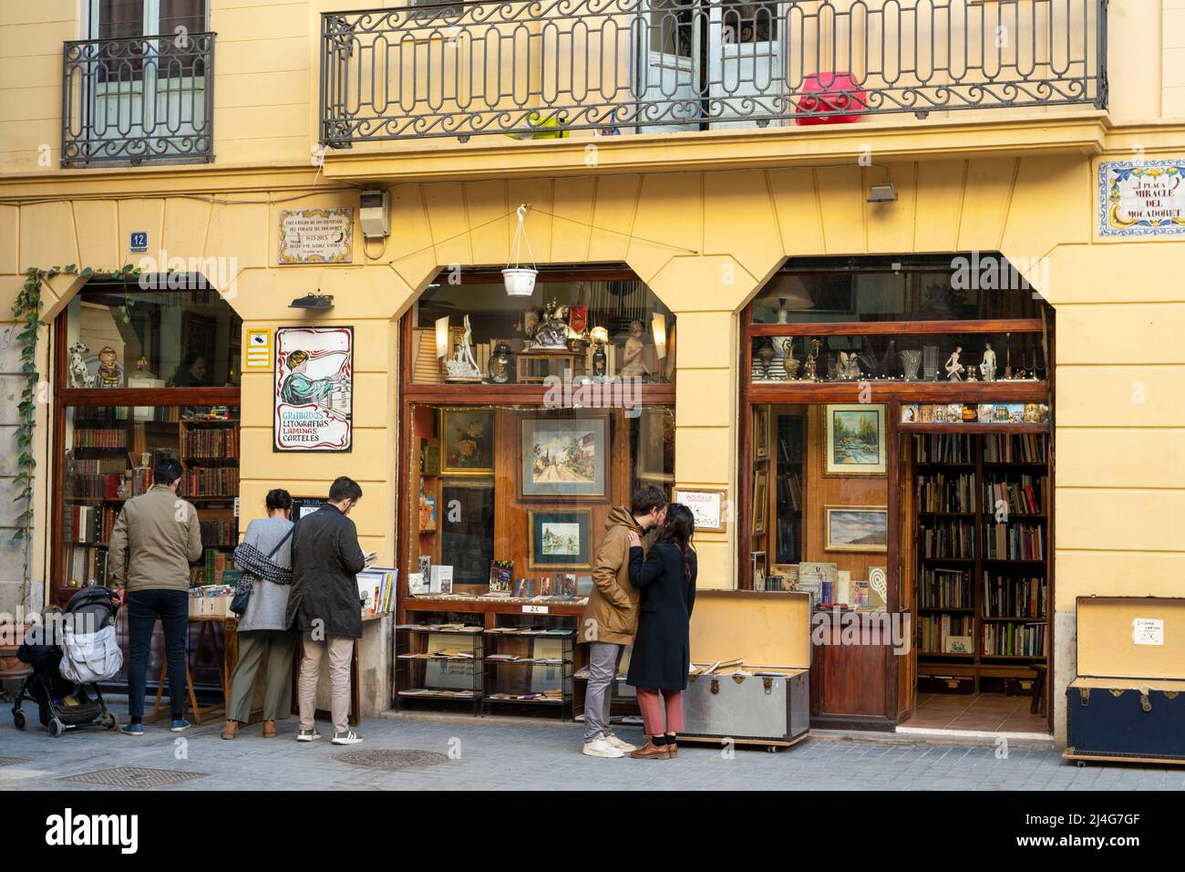 Spanien, Valencia, Placa Miracle del Mocadoret, negozio di antiquariato Foto Stock