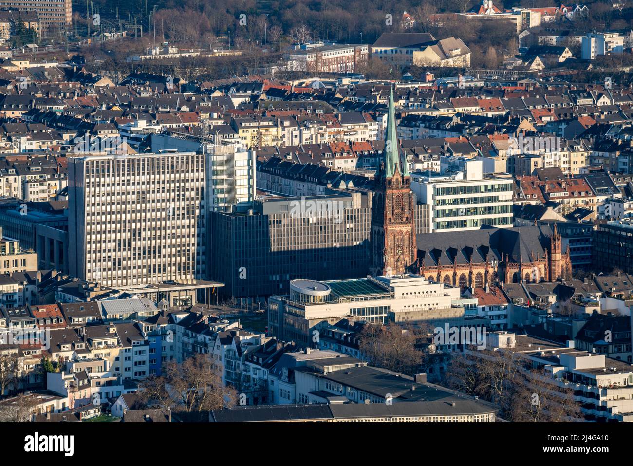 Vista sul centro della città di Düsseldorf, Friedrichstadt, Chiesa di San Pietro, sulla sinistra il Ministero degli interni NRW, NRW, Germania, Foto Stock