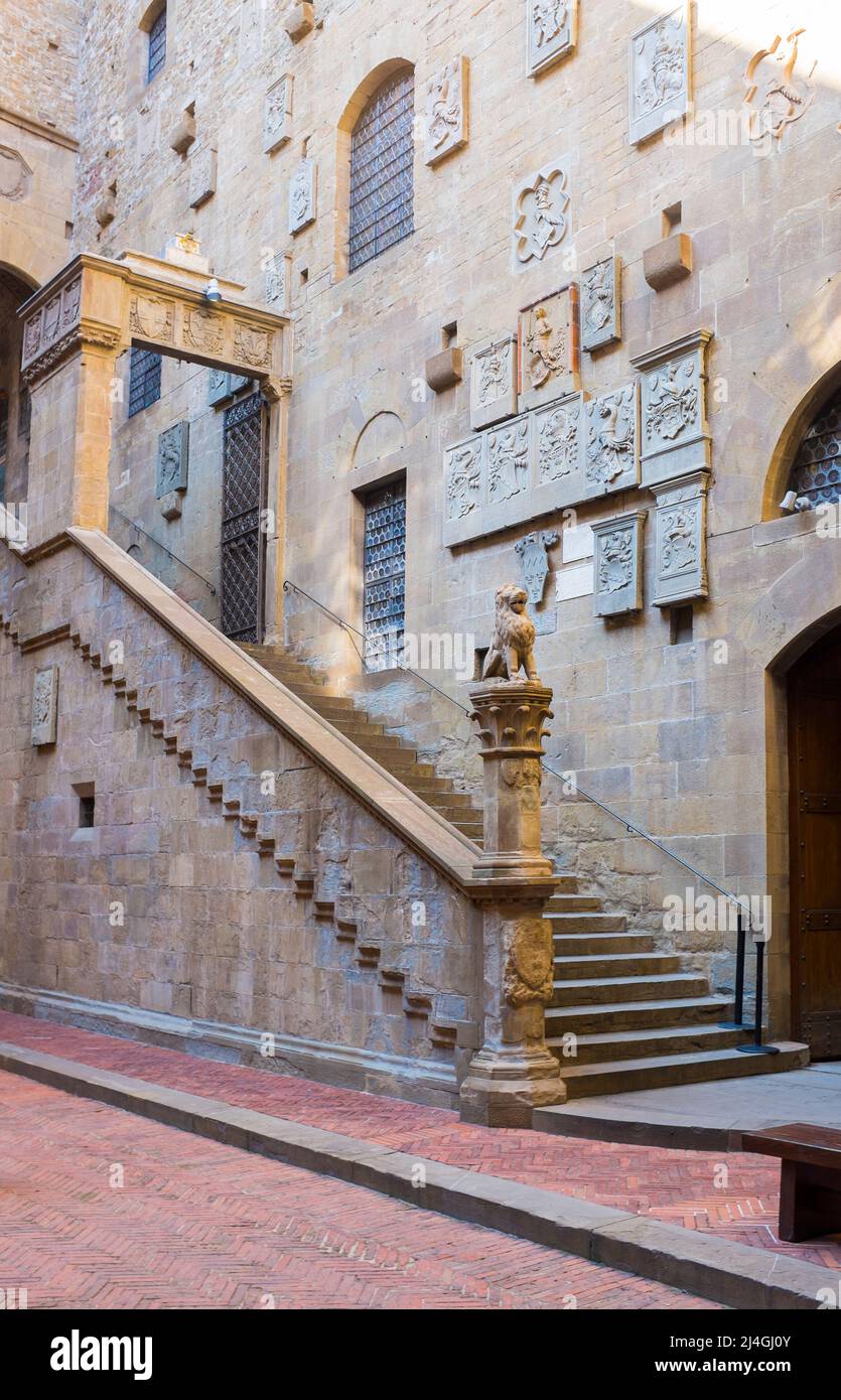 Scale corte nel Museo del Bargello Firenze Foto Stock