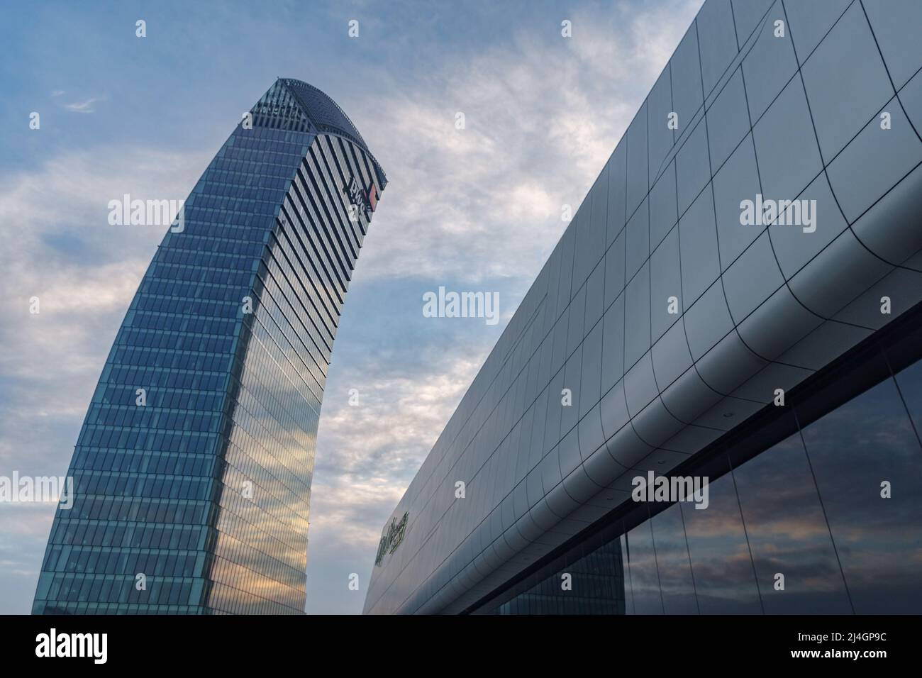 Torre Libeskind o Torre PwC, chiamata anche il Curvo, Milano Foto Stock