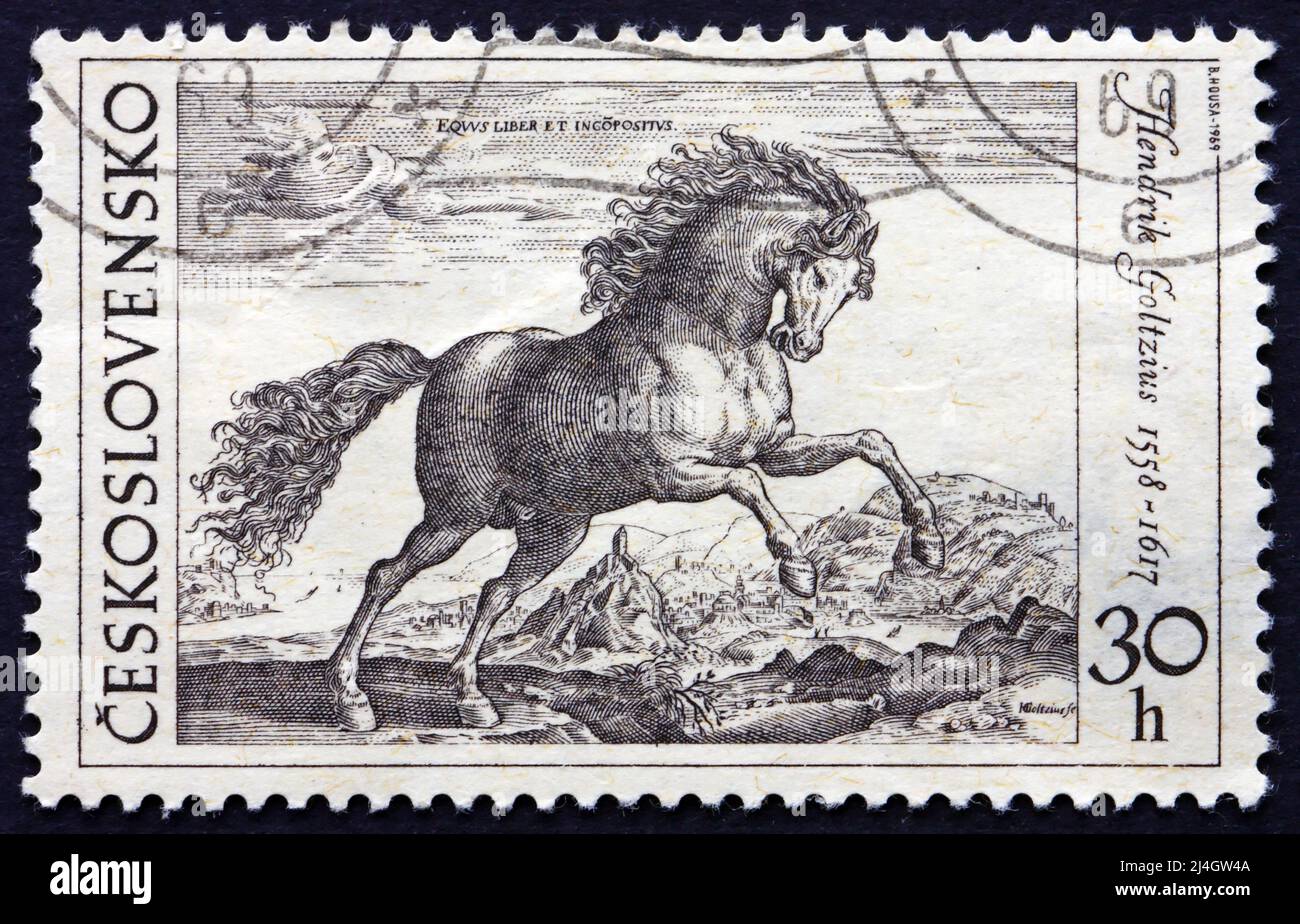 CECOSLOVACCHIA - CIRCA 1969: Un francobollo stampato in Cecoslovacchia mostra Prancing Stallion, incisione di Hendrik Goltzius, circa 1969 Foto Stock