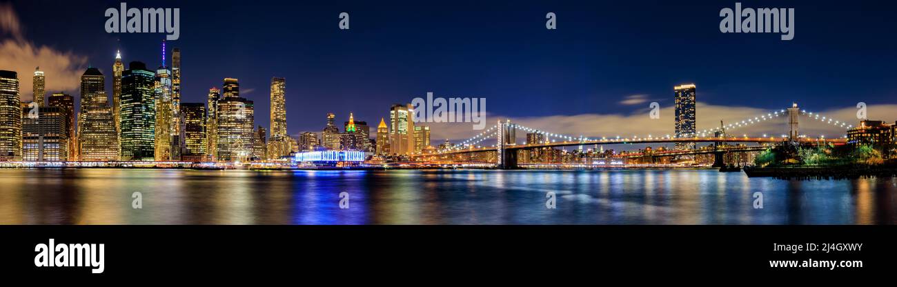 Panorama di New York con ponte di Brooklyn Foto Stock