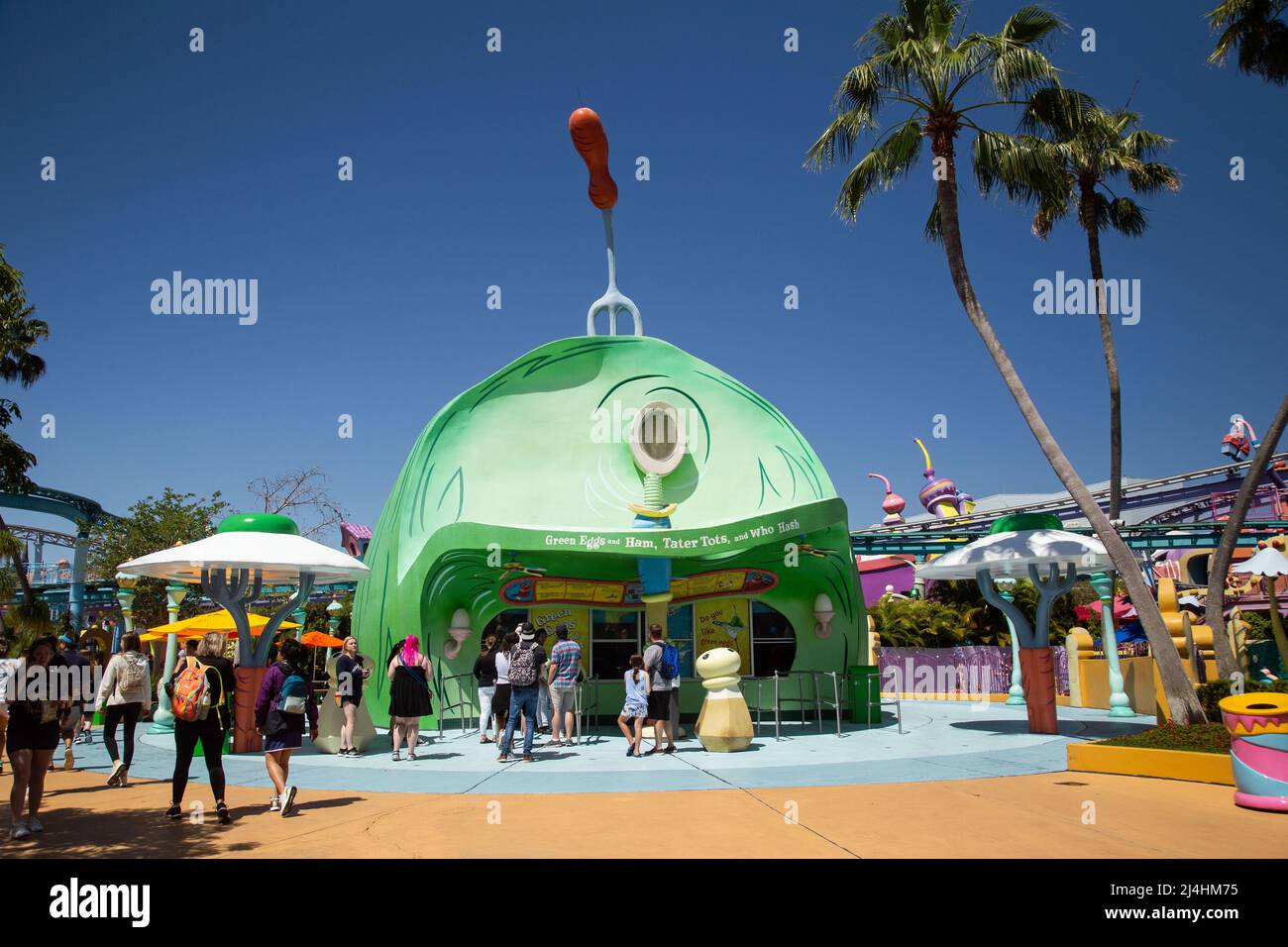 Parco a tema Islands of Adventure, Orlando, Florida, USA, marzo 26th, 2022, visitatori del parco a tema Foto Stock