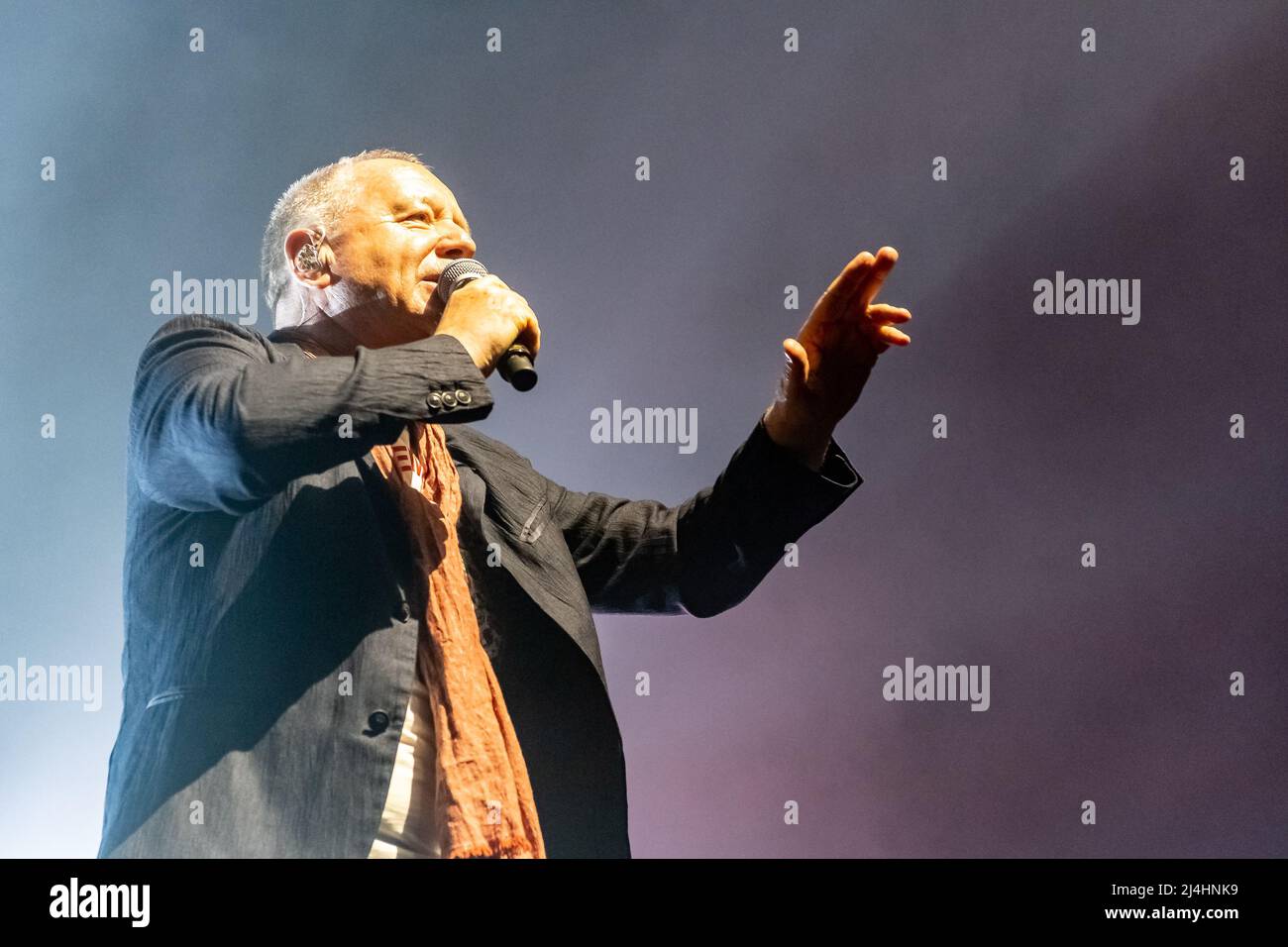 Hull, Regno Unito. 15th Apr 2022. Simple Minds si esibiscono alla Bonus Arena come parte del loro 40 anni anniversario tour 2022. Credit: Gary Stafford/Alamy Live News Foto Stock