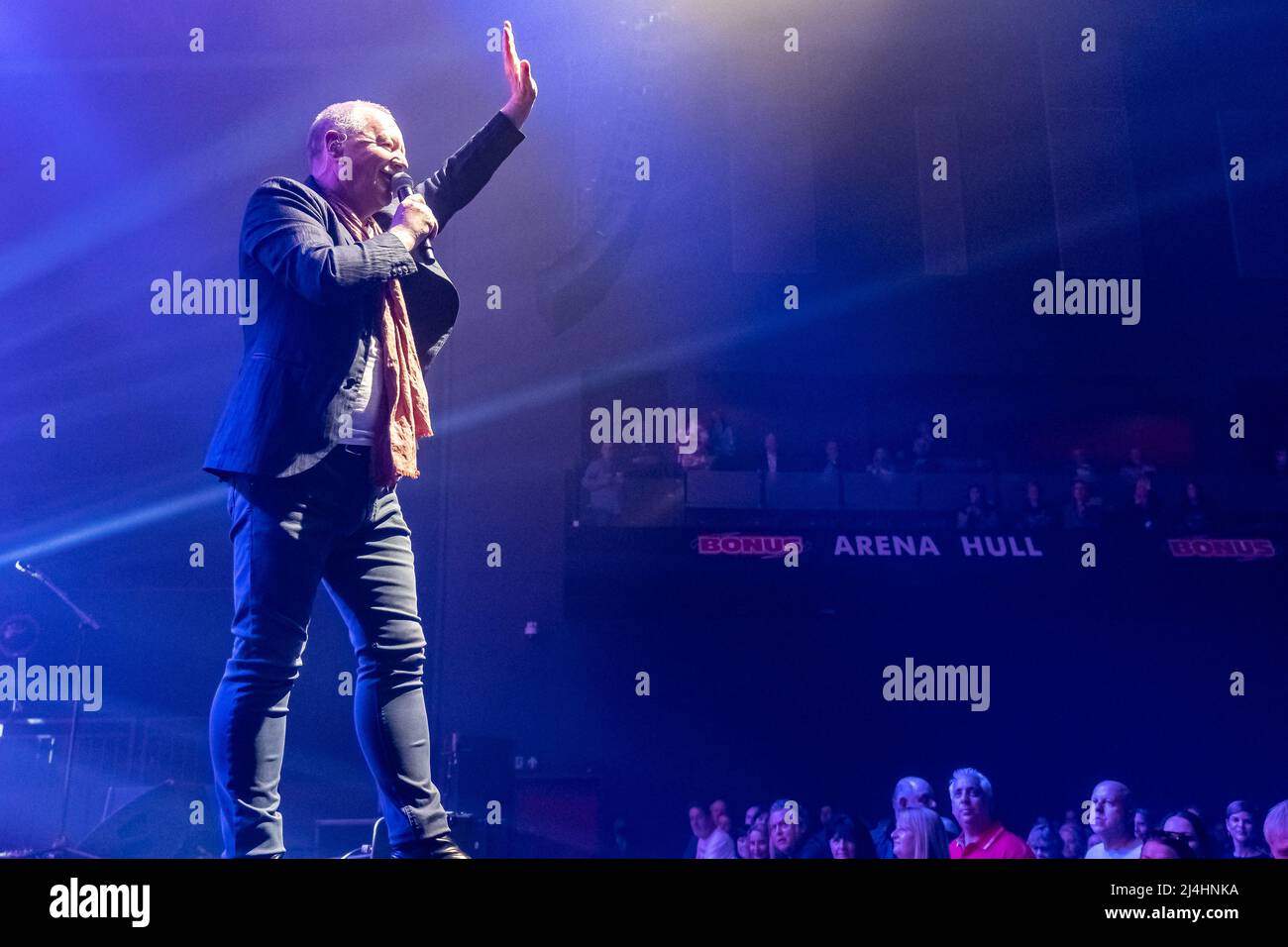 Hull, Regno Unito. 15th Apr 2022. Simple Minds si esibiscono alla Bonus Arena come parte del loro 40 anni anniversario tour 2022. Credit: Gary Stafford/Alamy Live News Foto Stock