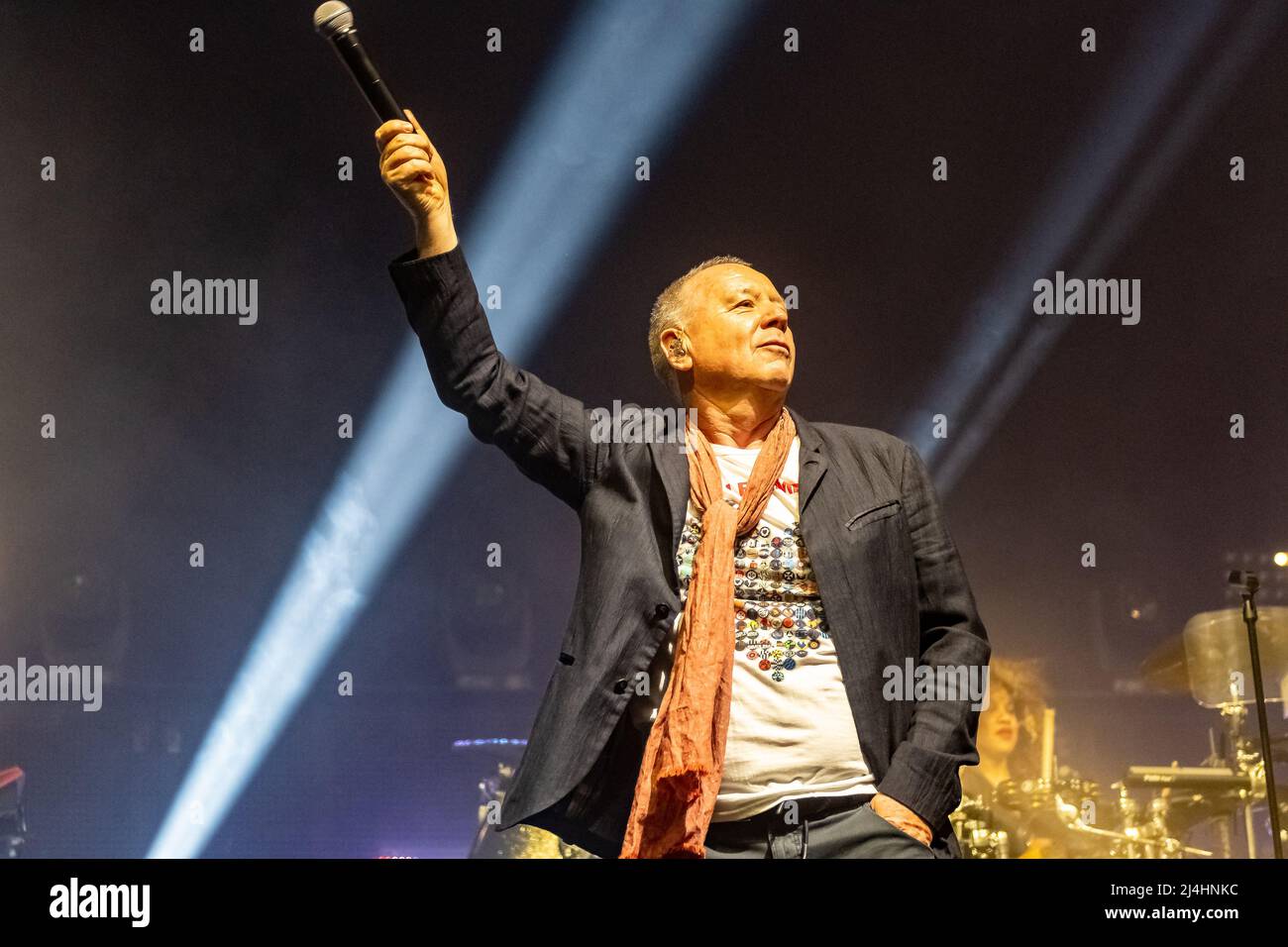 Hull, Regno Unito. 15th Apr 2022. Simple Minds si esibiscono alla Bonus Arena come parte del loro 40 anni anniversario tour 2022. Credit: Gary Stafford/Alamy Live News Foto Stock