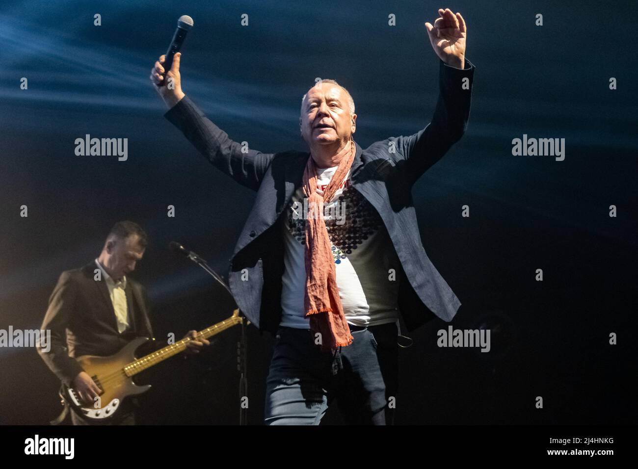 Hull, Regno Unito. 15th Apr 2022. Simple Minds si esibiscono alla Bonus Arena come parte del loro 40 anni anniversario tour 2022. Credit: Gary Stafford/Alamy Live News Foto Stock