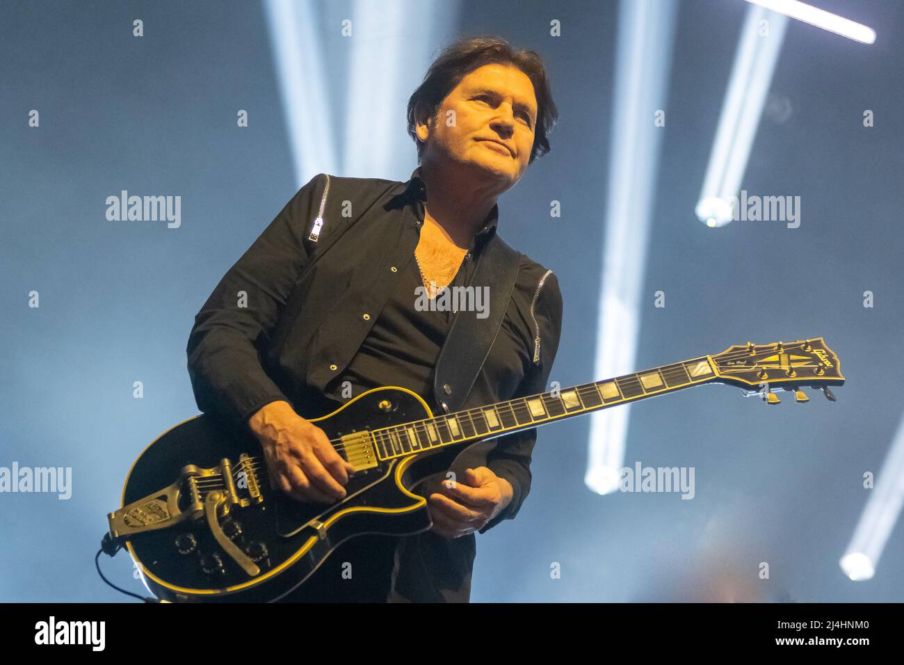 Hull, Regno Unito. 15th Apr 2022. Simple Minds si esibiscono alla Bonus Arena come parte del loro 40 anni anniversario tour 2022. Credit: Gary Stafford/Alamy Live News Foto Stock