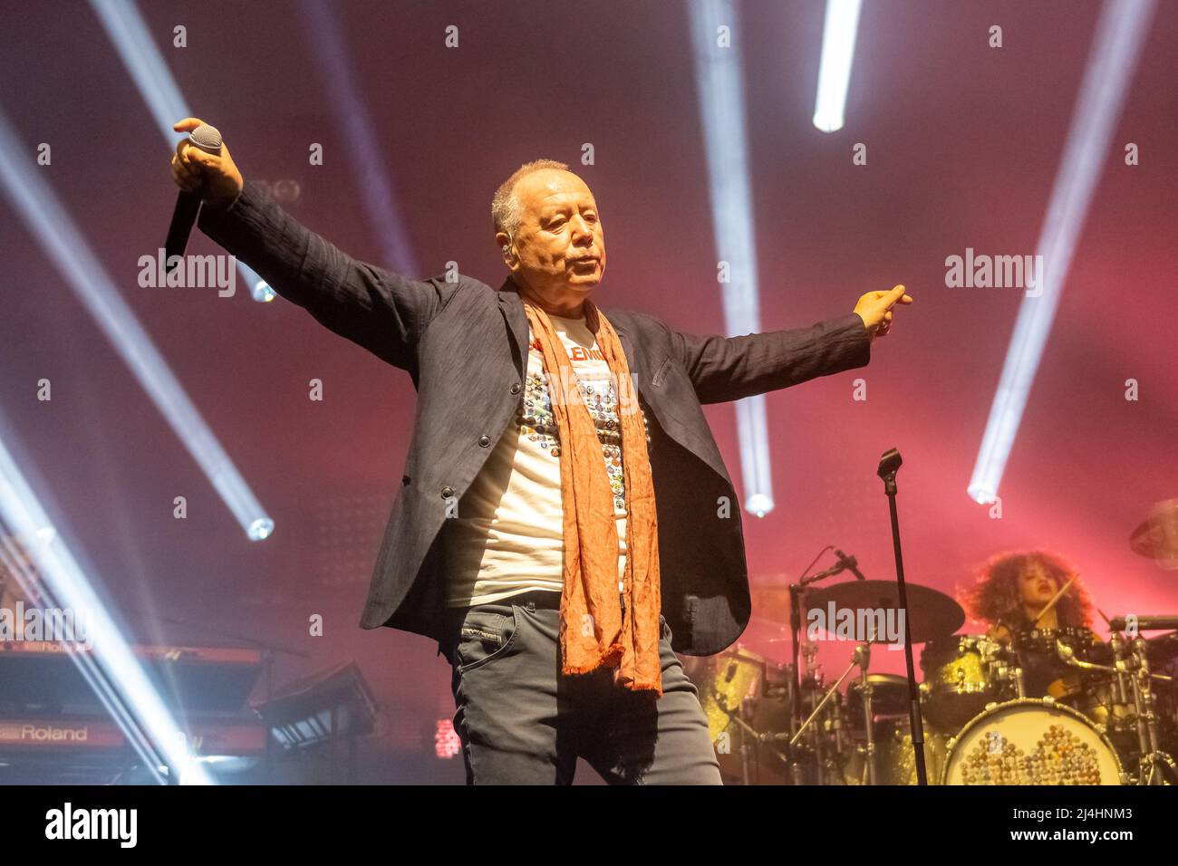Hull, Regno Unito. 15th Apr 2022. Simple Minds si esibiscono alla Bonus Arena come parte del loro 40 anni anniversario tour 2022. Credit: Gary Stafford/Alamy Live News Foto Stock