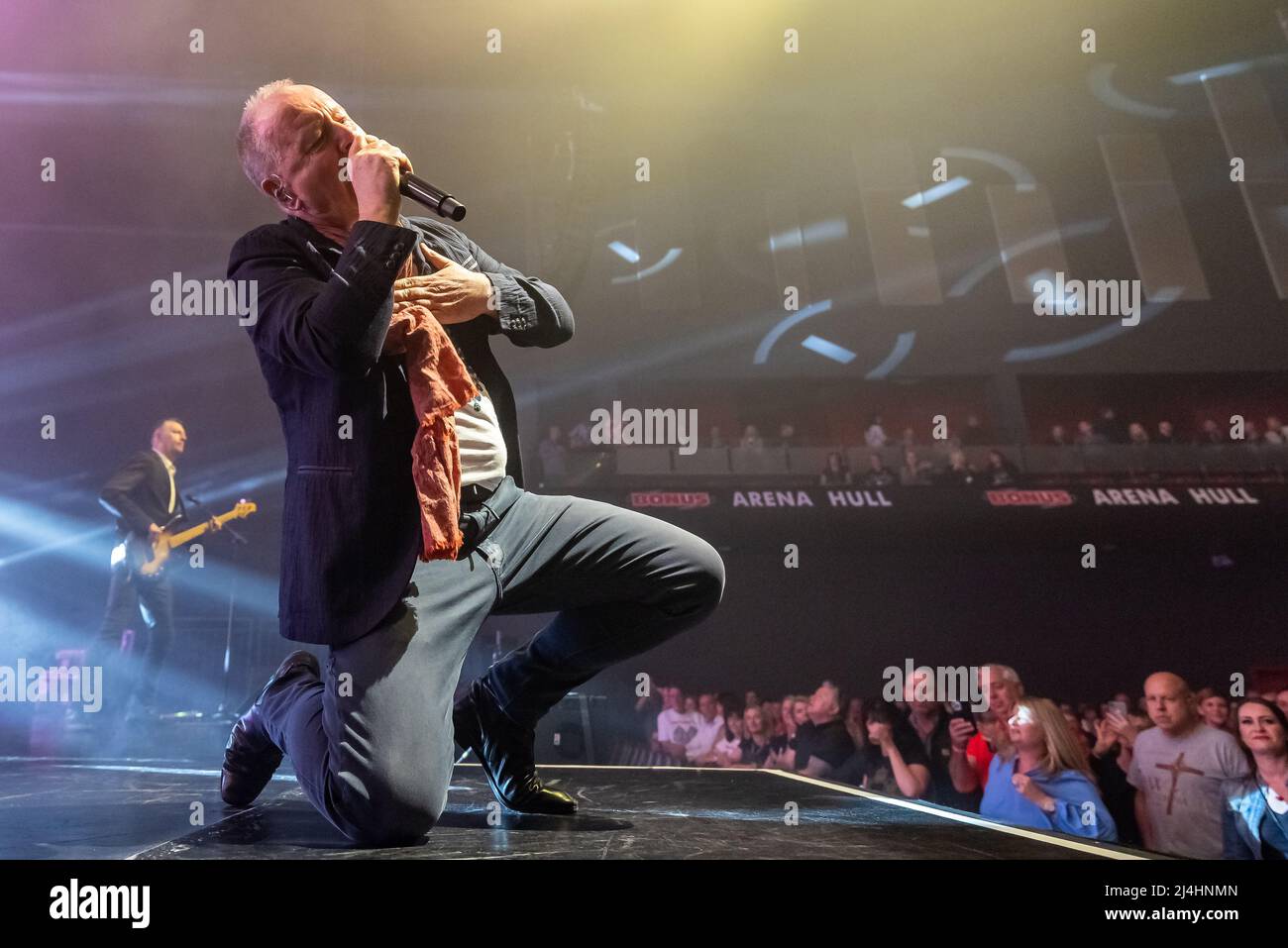 Hull, Regno Unito. 15th Apr 2022. Simple Minds si esibiscono alla Bonus Arena come parte del loro 40 anni anniversario tour 2022. Credit: Gary Stafford/Alamy Live News Foto Stock