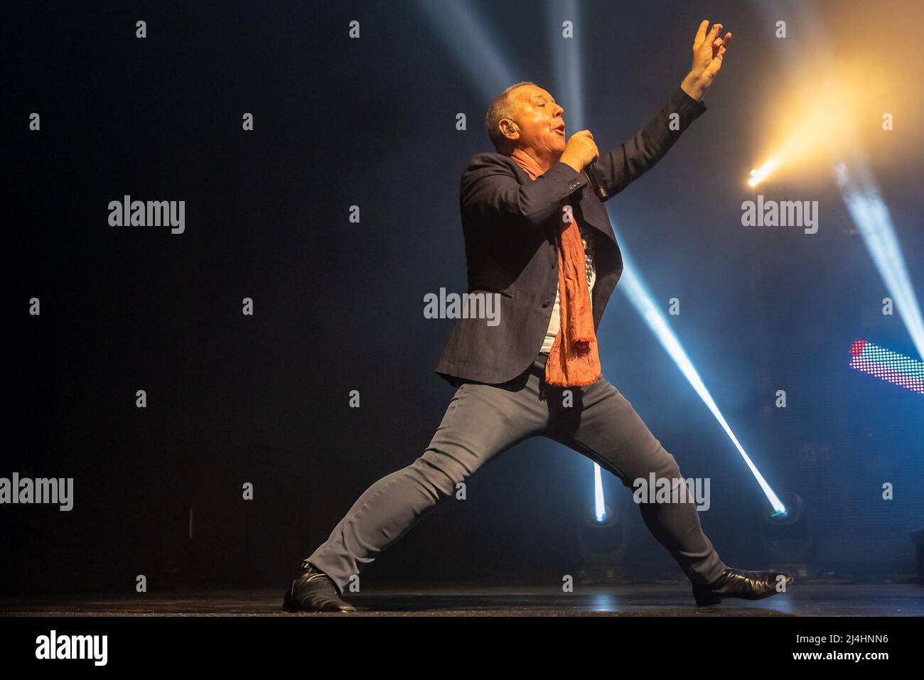 Hull, Regno Unito. 15th Apr 2022. Simple Minds si esibiscono alla Bonus Arena come parte del loro 40 anni anniversario tour 2022. Credit: Gary Stafford/Alamy Live News Foto Stock
