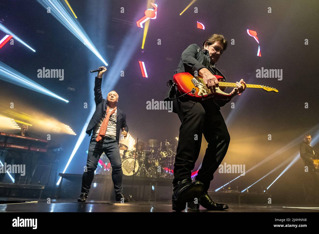 Hull, Regno Unito. 15th Apr 2022. Simple Minds si esibiscono alla Bonus Arena come parte del loro 40 anni anniversario tour 2022. Credit: Gary Stafford/Alamy Live News Foto Stock