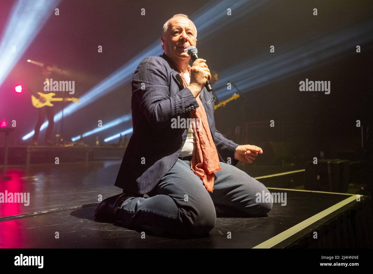 Hull, Regno Unito. 15th Apr 2022. Simple Minds si esibiscono alla Bonus Arena come parte del loro 40 anni anniversario tour 2022. Credit: Gary Stafford/Alamy Live News Foto Stock