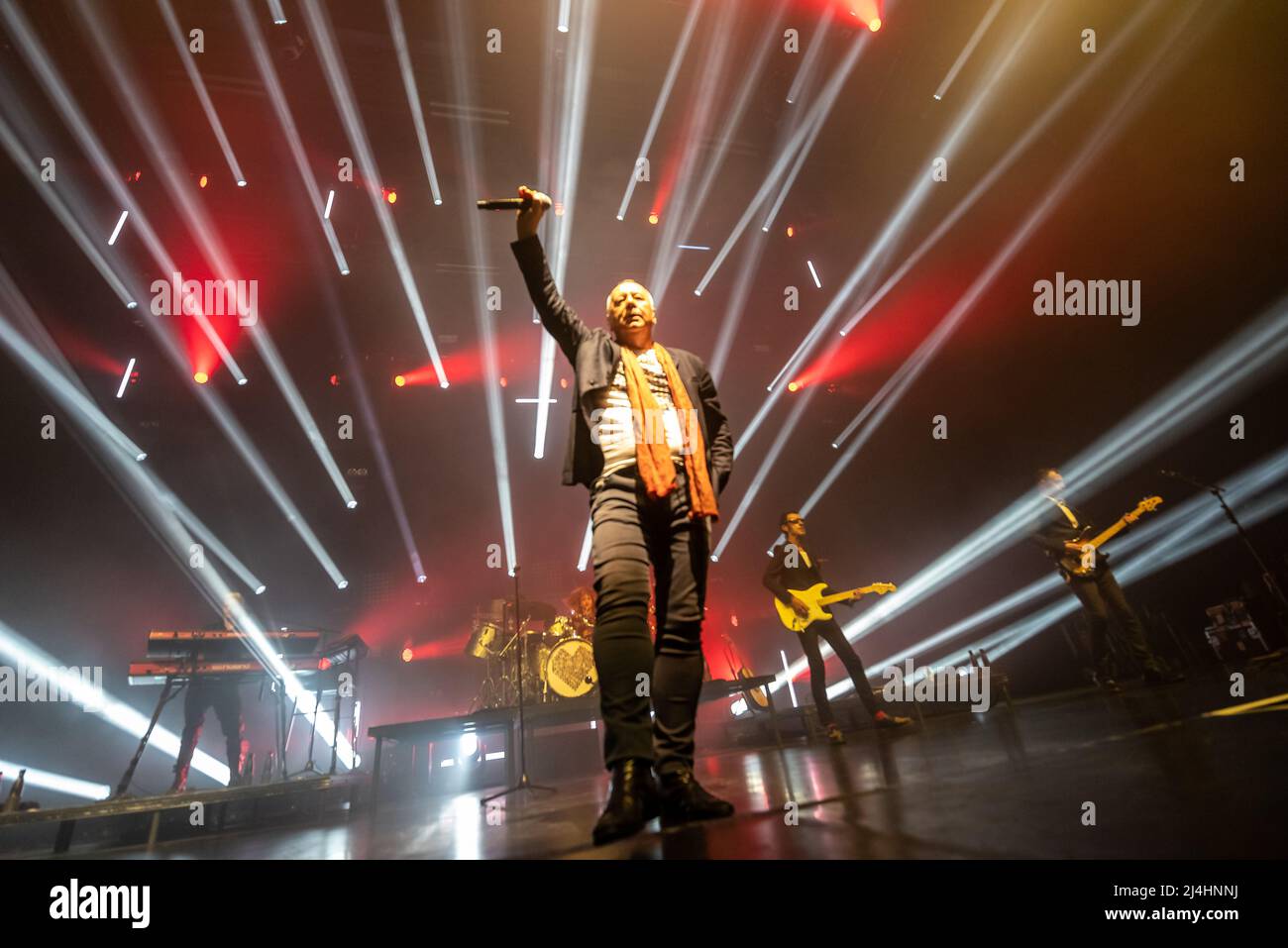 Hull, Regno Unito. 15th Apr 2022. Simple Minds si esibiscono alla Bonus Arena come parte del loro 40 anni anniversario tour 2022. Credit: Gary Stafford/Alamy Live News Foto Stock