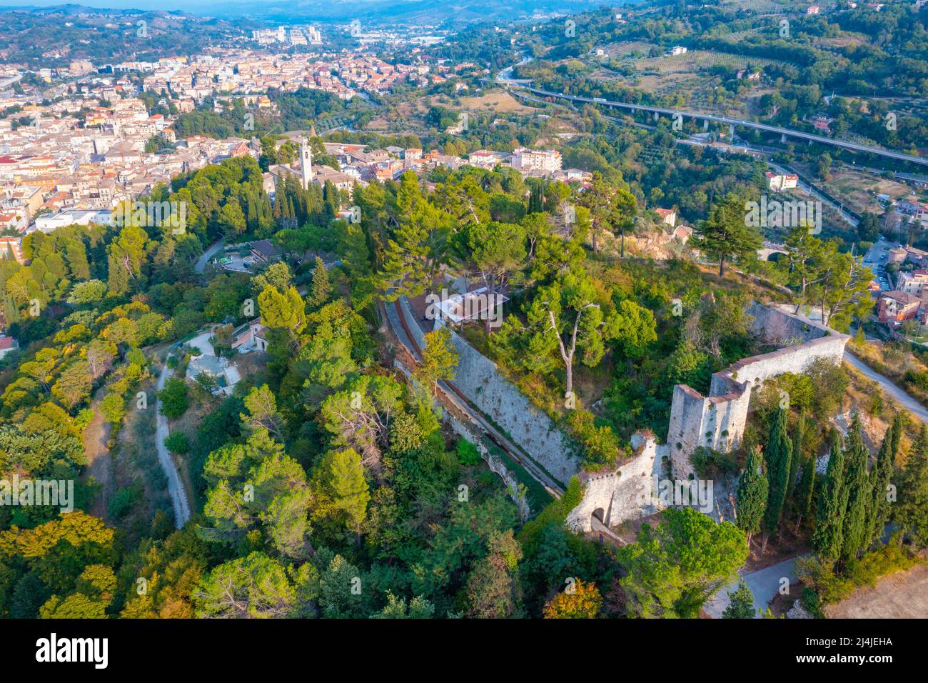 Fortezza di Pia e veduta aerea della città italiana Ascoli Piceno Foto ...
