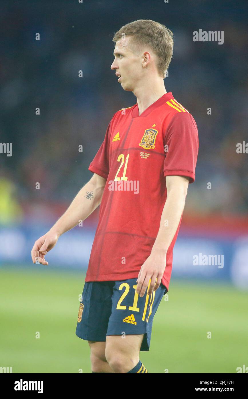 Dani Olmo di Spagna reagisce durante la partita internazionale amichevole tra Spagna e Islanda al Riazor Stadium il 29 marzo 2022 a la Coruna, Spagna Foto Stock