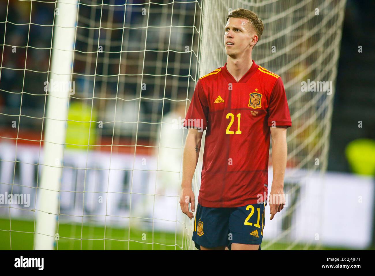 Dani Olmo di Spagna reagisce durante la partita internazionale amichevole tra Spagna e Islanda al Riazor Stadium il 29 marzo 2022 a la Coruna, Spagna Foto Stock