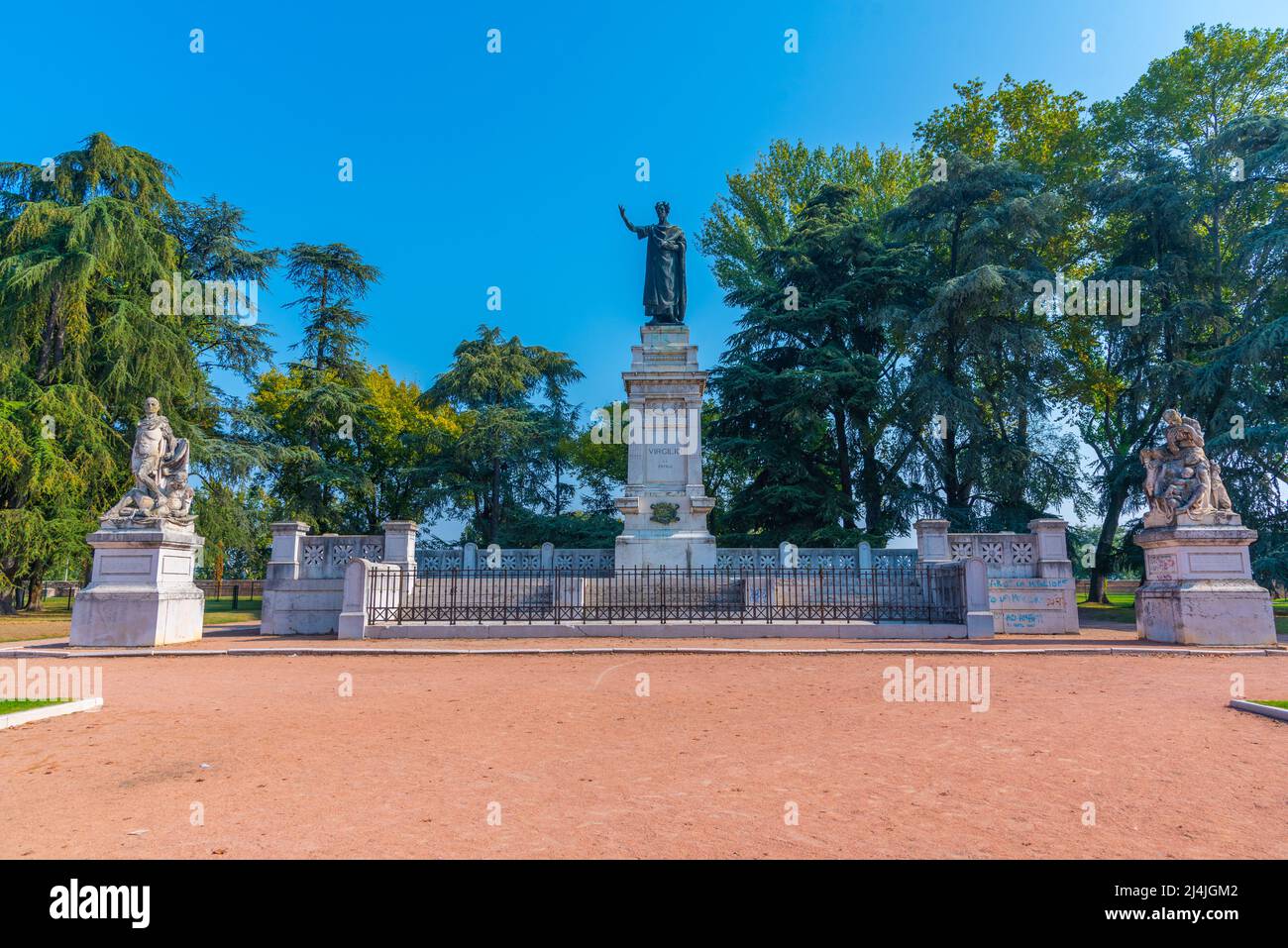 Piazza Virgiliana nella città italiana Mantova. Foto Stock